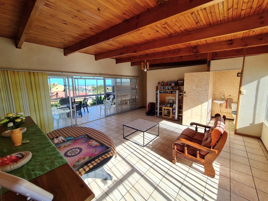 4 Bedroom Property for Sale in C Place Eastern Cape